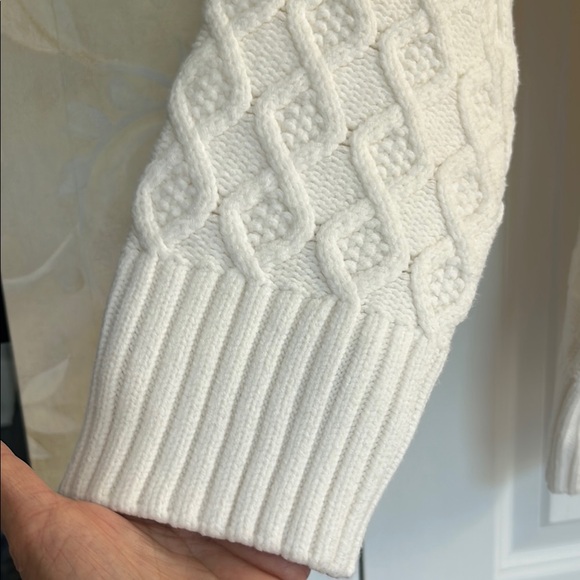 Ann Taylor Cotton Blend Cable Knit Long Sleeve Sweater. EUC - Picture 6 of 7